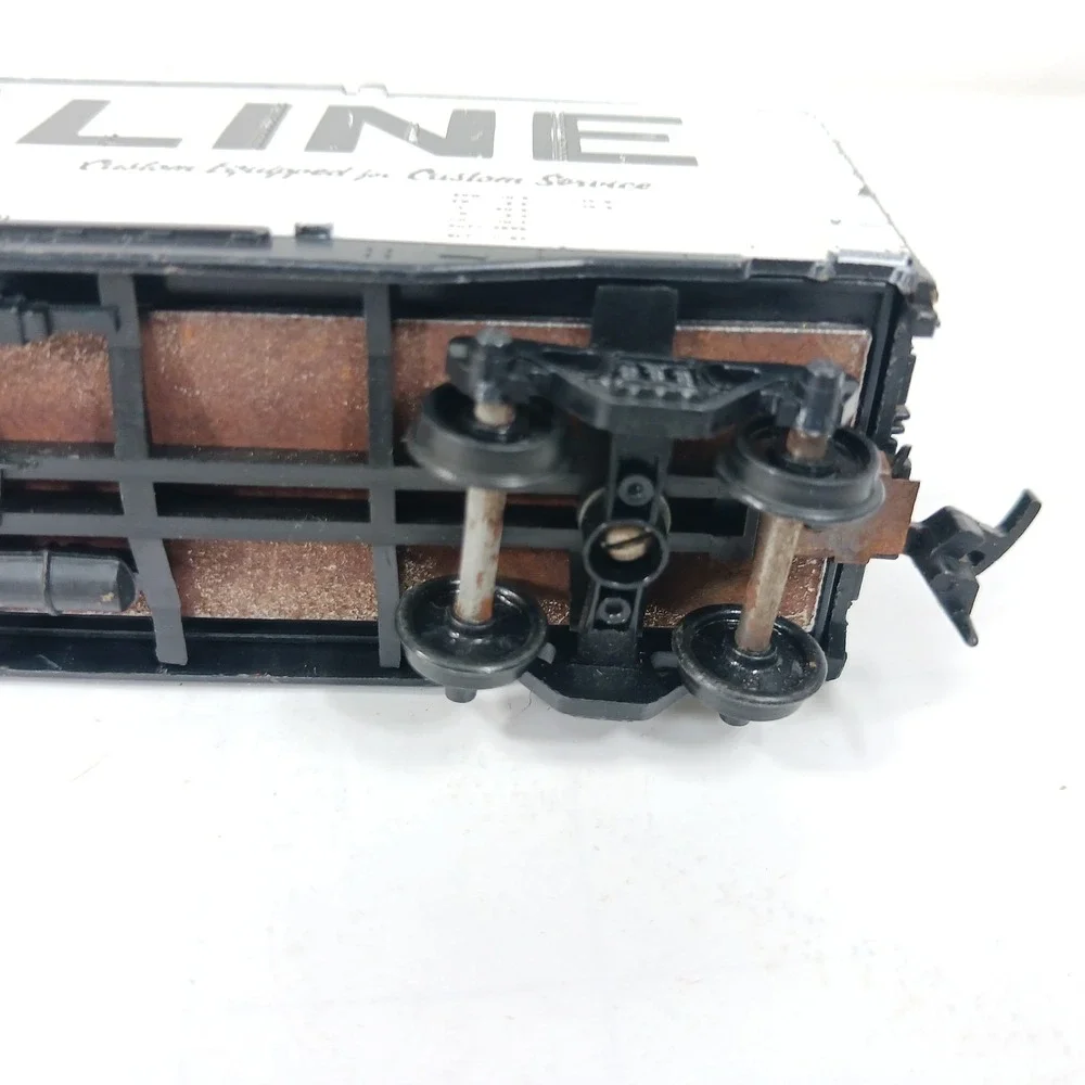 Athearn HO Scale Soo Line 50ft Plug Door Boxcar 1335 White Red Road 177850